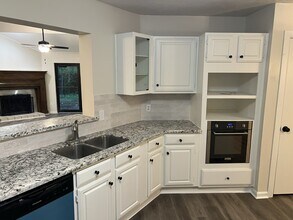 1635 Ainsdale Dr in Houston, TX - Building Photo - Building Photo