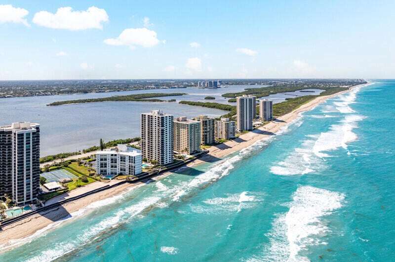 5400 N Ocean Dr, Unit 7B in Riviera Beach, FL - Foto de edificio