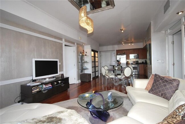 54 Rainey St in Austin, TX - Building Photo - Building Photo