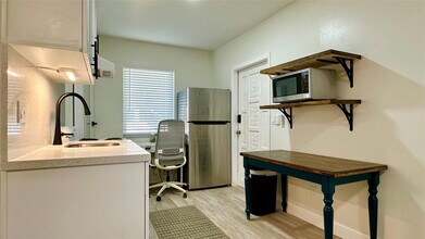 1145 NE 17th Terrace in Fort Lauderdale, FL - Building Photo - Building Photo