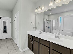 240 S Stonehaven Way in Clayton, NC - Building Photo - Building Photo