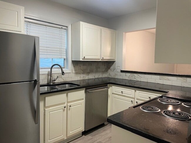 32 Huntsfield Dr in Greenville, SC - Building Photo - Building Photo