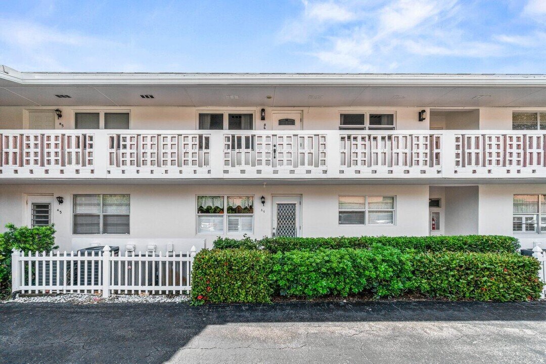 35 SE 13th St in Boca Raton, FL - Building Photo