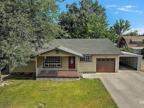 1320 E Main St in Emmett, ID - Building Photo - Building Photo