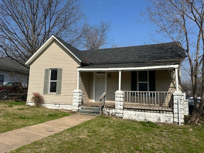 property at 1923 S Q St