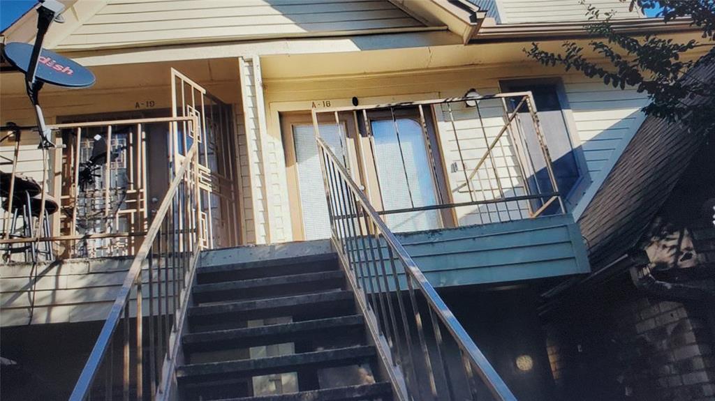 2425 Holly Hall St Photo