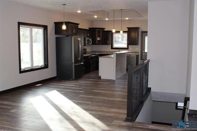 1115 N Union Ave in Madison, SD - Foto de edificio - Building Photo