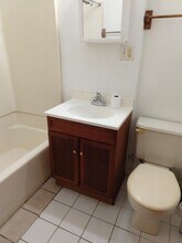 533 N Bluff St, Unit A in Berrien Springs, MI - Foto de edificio - Building Photo