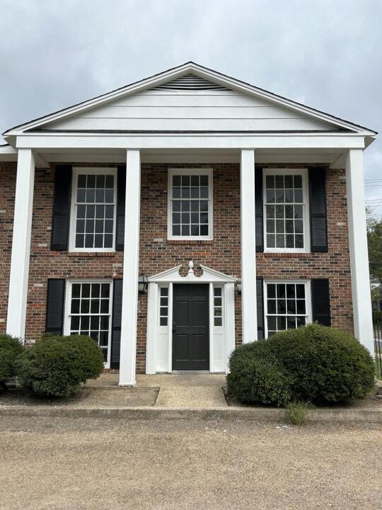 1121 3rd Ave N in Columbus, MS - Building Photo