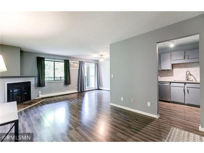 7301 W 101st St-Unit -312 in Bloomington, MN - Building Photo - Building Photo
