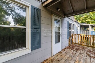 147 Chambers Rd in St. Louis, MO - Building Photo - Building Photo