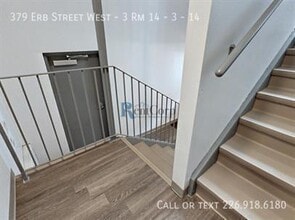 379 Erb St. W in Waterloo, ON - Building Photo - Building Photo