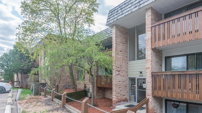 property at 2124 Pauline Blvd