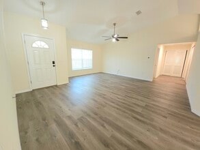 15041 SE 93rd Ct in Summerfield, FL - Building Photo - Building Photo