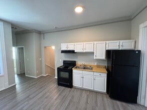 Old Louisville - Oak Street Apartments in Louisville, KY - Foto de edificio - Building Photo