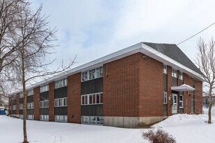 15 Saint-Édouard St Apartments