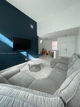 10470 SW 16th St in Pembroke Pines, FL - Building Photo - Building Photo