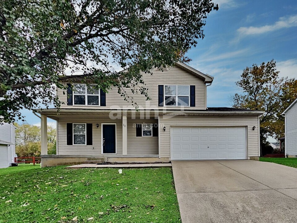 11 Glenpark Ct in Amelia, OH - Foto de edificio