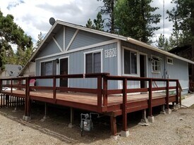 300 E Big Bear Blvd in Big Bear, CA - Building Photo