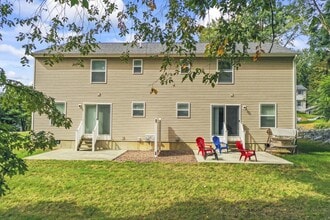 48 Old Plank Rd in Clifton Park, NY - Building Photo - Building Photo