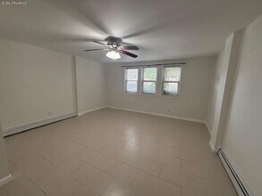 487 5th Ave in Cedarhurst, NY - Building Photo - Building Photo