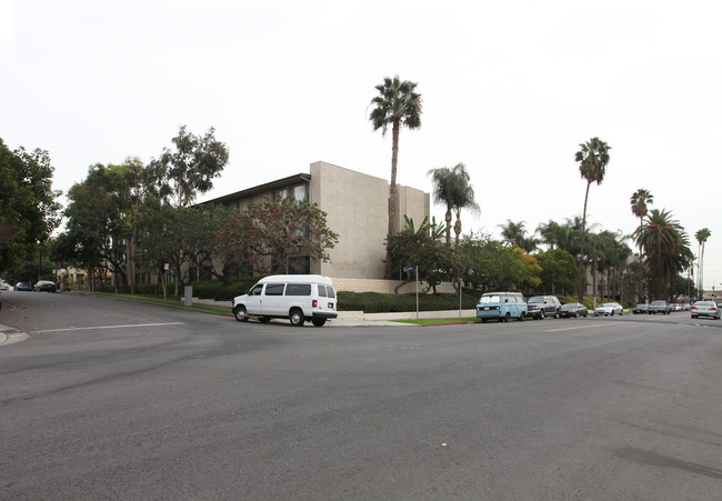 Hobart Garden Apartments in Los Angeles, CA - Building Photo - Building Photo