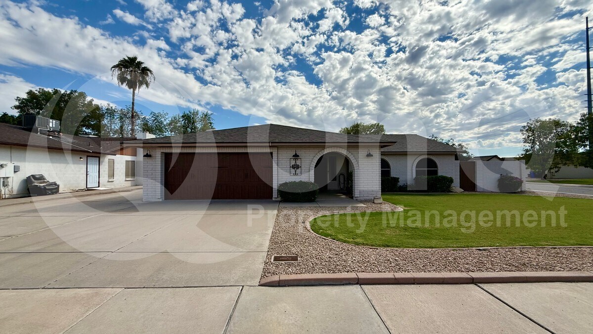 3413 W Kristal Way in Phoenix, AZ - Building Photo