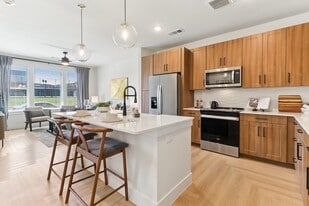 The Brentwood in Austin, TX - Building Photo