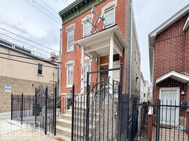 1542 W Walton St, Unit 1 in Chicago, IL - Building Photo