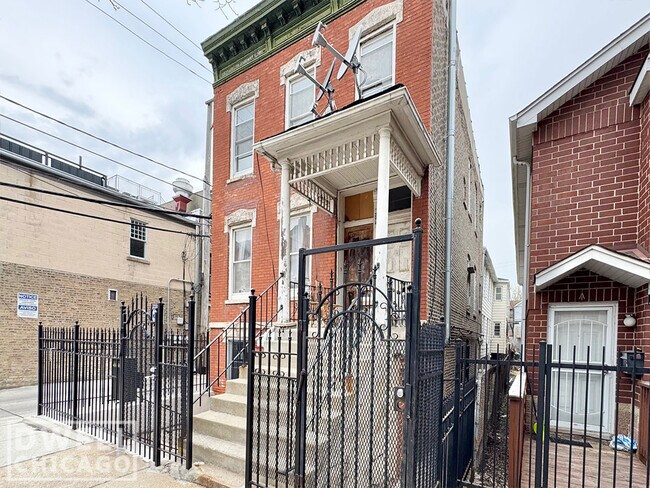 1542 W Walton St, Unit 1