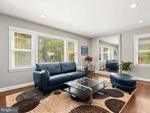 12516 Two Farm Dr in Silver Spring, MD - Building Photo - Building Photo
