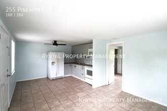 255 Pineapple St-Unit -1 in Englewood, FL - Building Photo - Building Photo