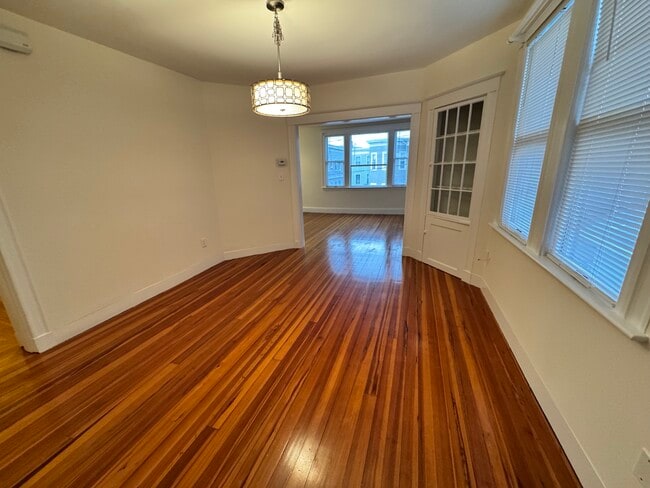 95 Allston St, Unit 2 in Cambridge, MA - Foto de edificio - Building Photo