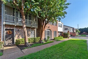 2417 Jamestown Mal in Houston, TX - Building Photo