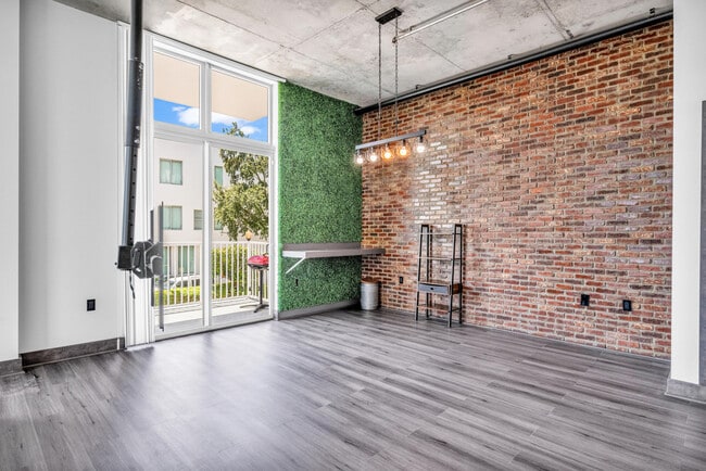 property at 2100 Van Buren St