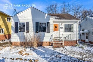 12521 Park Knoll Dr in Garfield Heights, OH - Building Photo