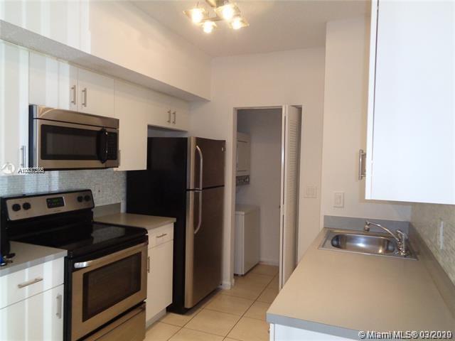 3271 Sabal Palm Manor-Unit -103 in Hollywood, FL - Building Photo