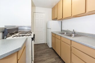 Cozy Apartments located in Salt Lake City! in Salt Lake City, UT - Building Photo - Building Photo