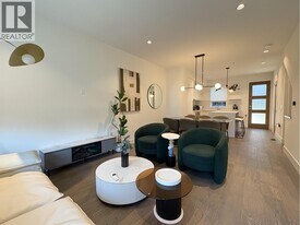 990 W 52nd Ave in Vancouver, BC - Building Photo