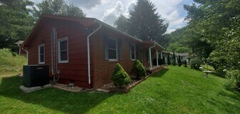 141 Cambar Ln in Vilas, NC - Building Photo