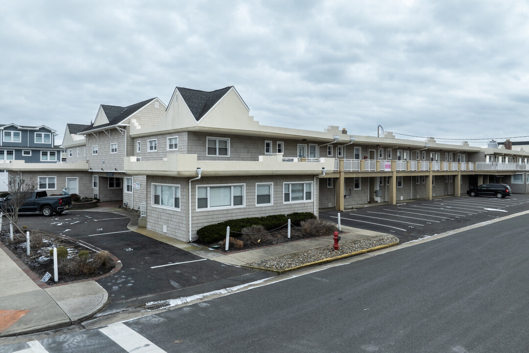 Oceanview Condominium in Margate City, NJ - Building Photo