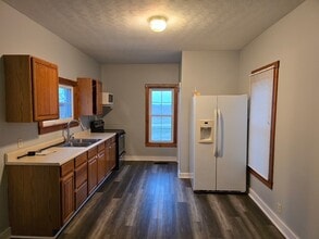 12378 Mitchell Rd in Hartford, OH - Building Photo - Building Photo