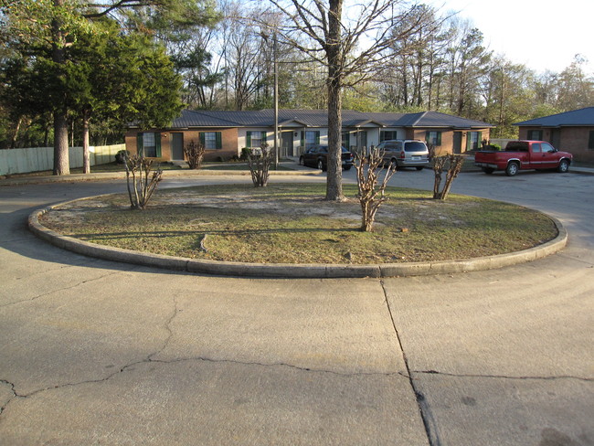 Edgewood Manor in Fort Deposit, AL - Building Photo - Building Photo