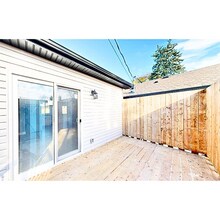 77 Godfrey Dr in London, ON - Building Photo - Building Photo