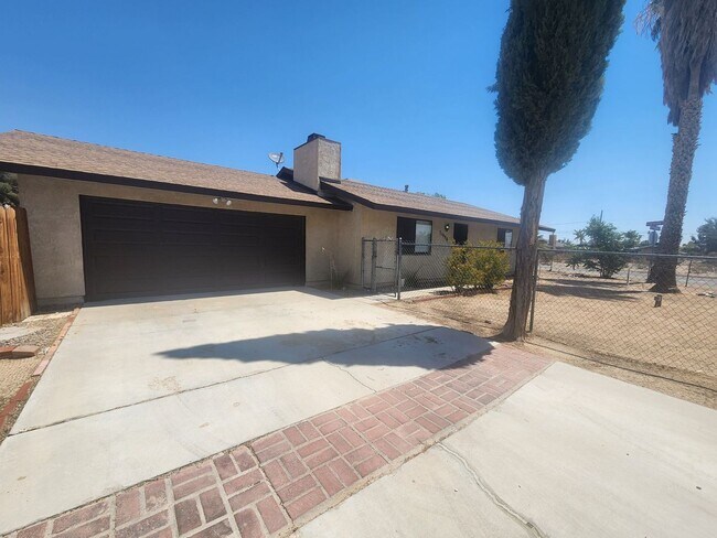 71996 El Paseo Dr in Twentynine Palms, CA - Building Photo - Building Photo