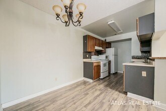 862 S Uravan Ct in Aurora, CO - Building Photo - Building Photo