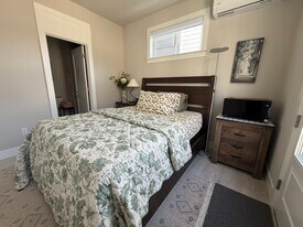 13250 NE 143rd Ct in Woodinville, WA - Building Photo