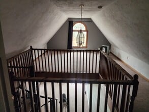 985 Mammoth Rd, Unit A in Pelham, NH - Foto de edificio - Building Photo