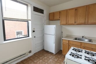 724.5 W Barry Ave in Chicago, IL - Building Photo - Building Photo