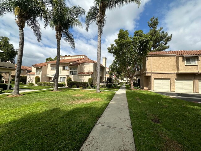 27236 Ryan Dr in Laguna Niguel, CA - Foto de edificio - Building Photo